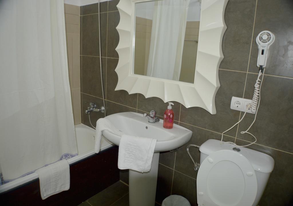 Apartamentos De Las Heras مدينة إيبيزا المظهر الخارجي الصورة