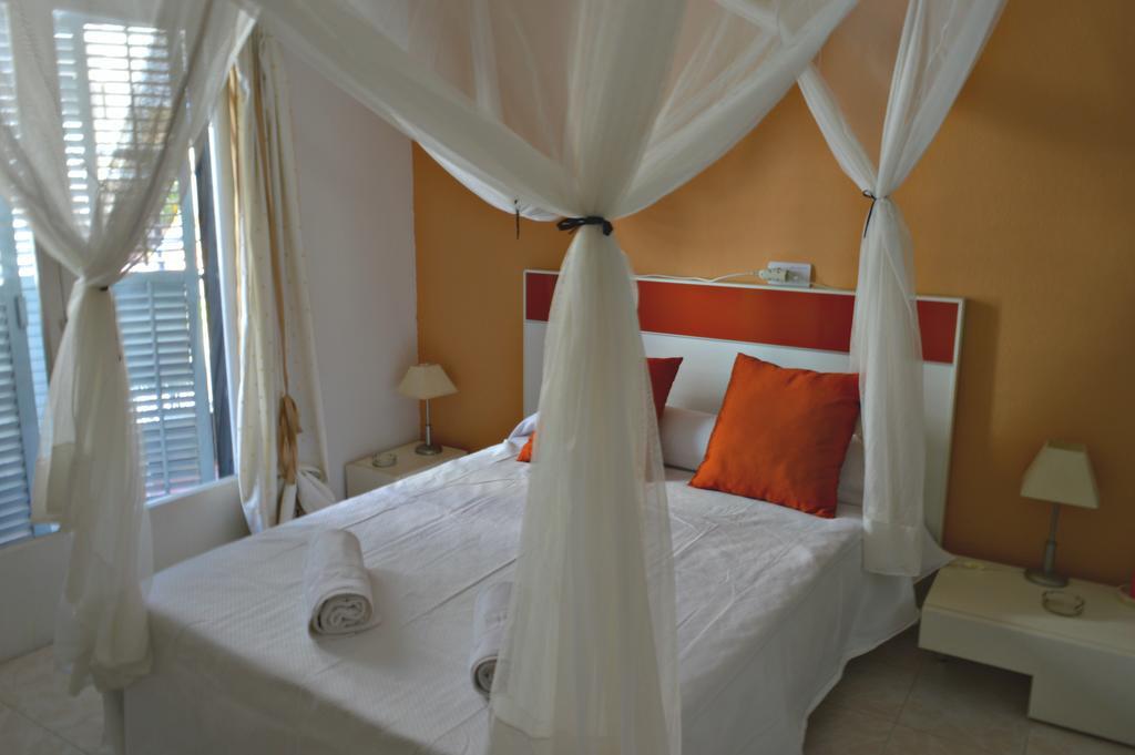 Apartamentos De Las Heras مدينة إيبيزا المظهر الخارجي الصورة