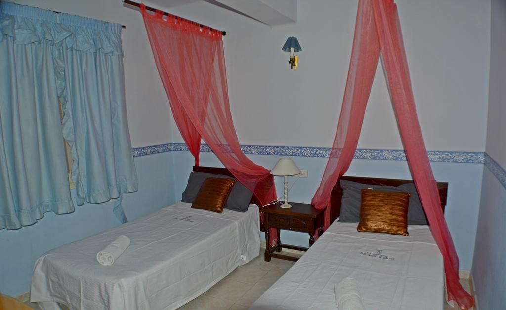 Apartamentos De Las Heras مدينة إيبيزا المظهر الخارجي الصورة